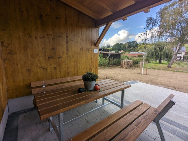 Sitzmöglichkeit Dorftreff_Apfelbach Sitzmöglichkeit Dorftreff Apfelbach