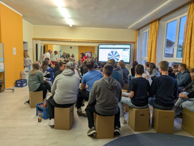 PXL_20250516_183207995 Spannung bei der Verlosung