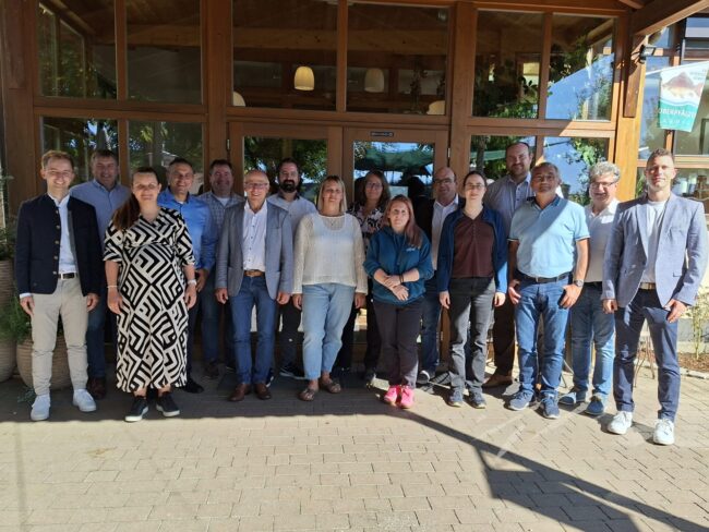 Teilnehmerinnen und Teilnehmer der ILE-Fortführungsevaluierung 2025 in Freudenberg Teilnehmerinnen und Teilnehmer der ILE-Fortführungsevaluierung 2025 in Freudenberg