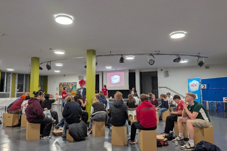 Ankommen der Jugendlichen und Begrüßung